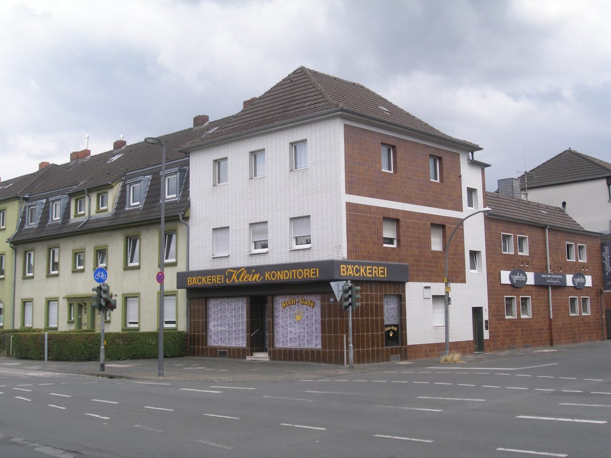 Bergisch Gladbacher Straße Ecke Grafenmühlenweg in Köln-Dellbrück,Juli 2022. 